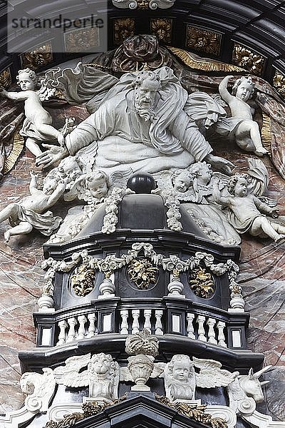 Skulptur in der Apsis der St.-Nikolaus-Kathedrale  Gent.