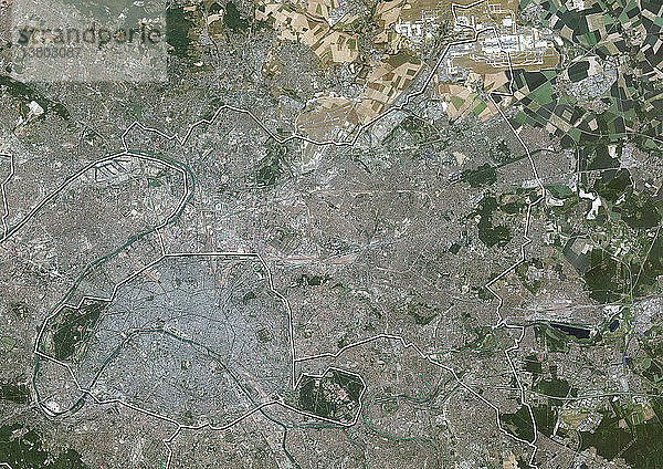 Luftaufnahme der Departements Paris und Seine-Saint-Denis  Frankreich. Das Departement Seine-Saint-Denis liegt im Nordosten von Paris und umfasst den Flughafen Paris-Charles de Gaulle im Norden. Dieses Bild wurde aus IGN-Daten zusammengestellt.