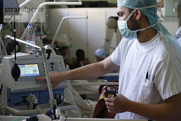 Krankenhaus Brazzaville  NGO la Chaine de l´Espoir  Intensivpflege.