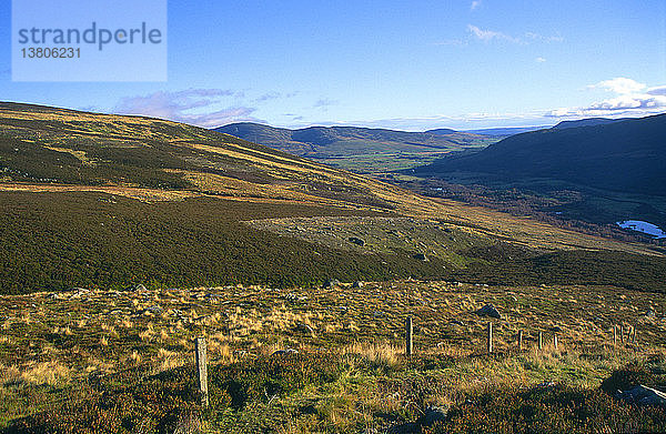 Landschaft von Glen Clova  Nationalpark Cairgnorm Mountains  Schottland