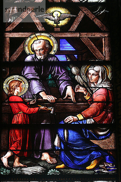 Glasfenster in der Basilika Unsere Liebe Frau von Genf. Heilige Familie