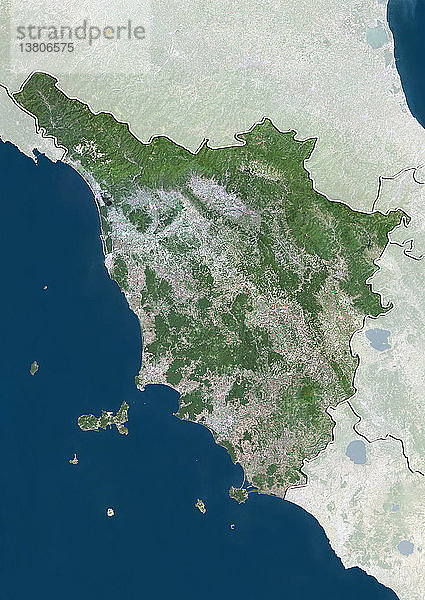 Satellitenbild der Region Toskana  Italien. Dieses Bild wurde aus Daten zusammengestellt  die von den Satelliten LANDSAT 5 und 7 erfasst wurden.