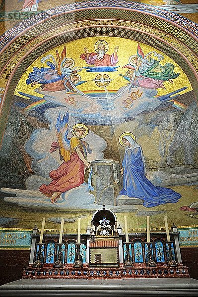 Fresko  Kapelle der Basilika Notre-Dame-du-Rosaires in der Stadt Lourdes.