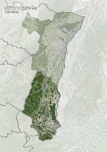 Satellitenbild des Departements Haut-Rhin im Elsass  Frankreich. Das Departement grenzt im Süden an die Schweiz und im Osten an Deutschland  wo es durch den Rhein begrenzt wird. Dieses Bild wurde aus Daten zusammengestellt  die von den Satelliten LANDSAT 5 und 7 erfasst wurden.