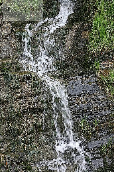 Wasserfall auf dem Berg Athos  Griechenland.