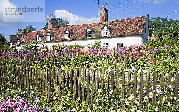 Hübsche Landhäuser und Garten in Great Finborough  Suffolk  England