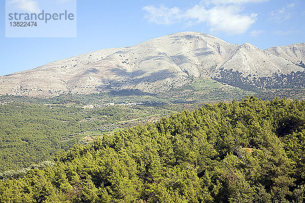 Embonas Dorf Berg Ataviros  Rhodos  Griechenland