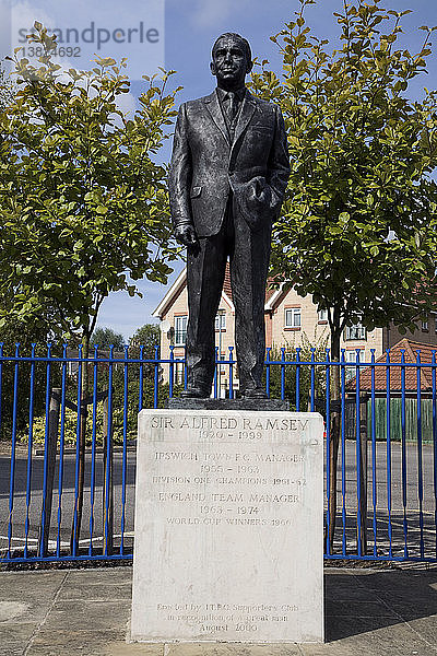 Sir Alf Ramsey-Statue  Ipswich  Suffolk  England