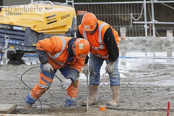 Bauarbeiter auf einer Baustelle in Ouistreham.