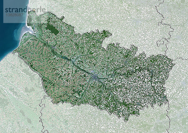 Satellitenbild des Departements Somme  Frankreich. Es liegt an der Nordküste Frankreichs und wird durch den Ärmelkanal begrenzt. Dieses Bild wurde aus Daten zusammengestellt  die von den Satelliten LANDSAT 5 und 7 erfasst wurden.