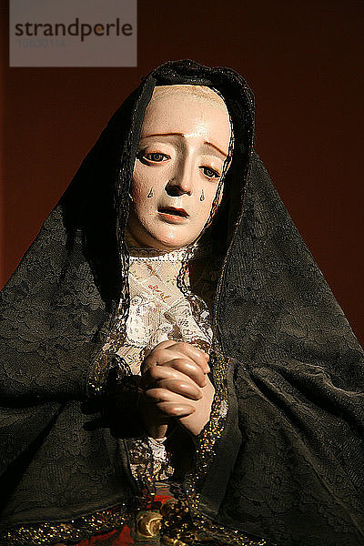Statue in der Stiftskirche Santa Maria in Roncesvalles