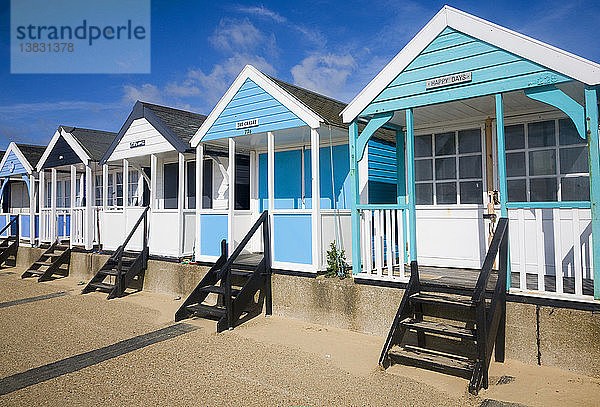 Bunte Strandhütten in Southwold  Suffolk  England