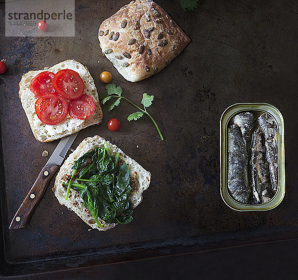 Vorbereitetes Sandwich für Sardinen