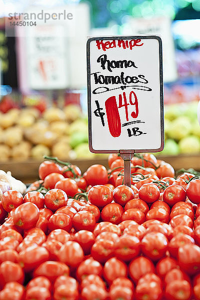 Roma-Tomaten im Verkauf