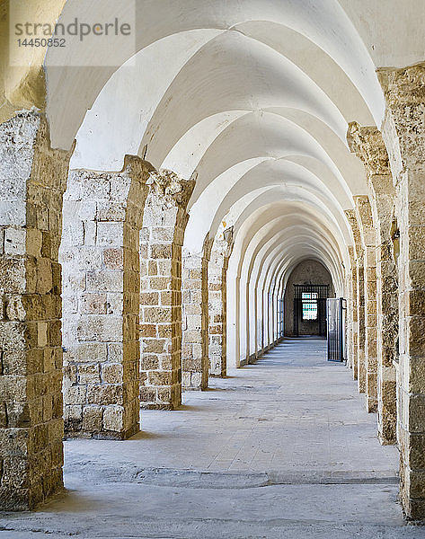 Gewölbter Korridor im osmanischen Stil