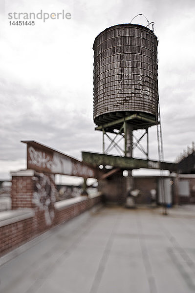 Wasserturm auf dem Dach