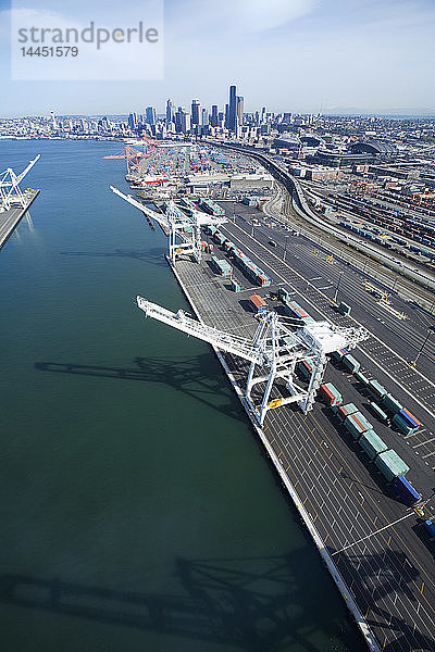 Kräne im Hafen von Seattle