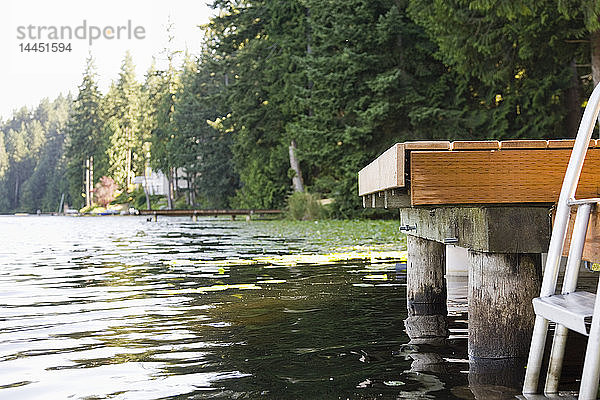 Bootsanlegestelle auf dem See