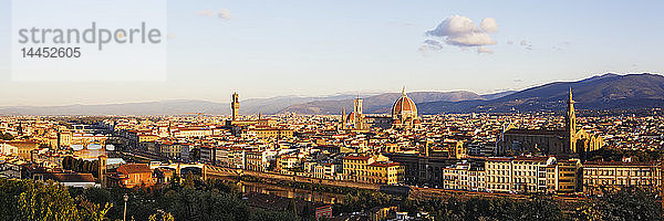 Die Skyline von Florenz von der Piazza Michelangelo im Morgengrauen