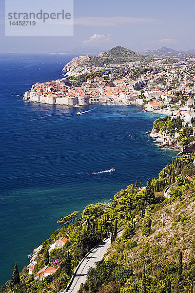 Küstenansicht der Altstadt von Dubrovnik