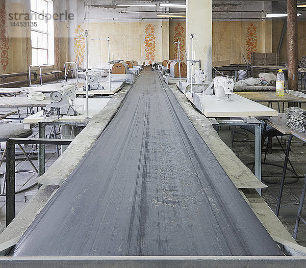 Förderband in einer Textilfabrik