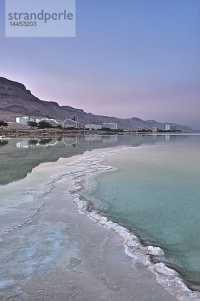 Hotel am Ufer des Toten Meeres