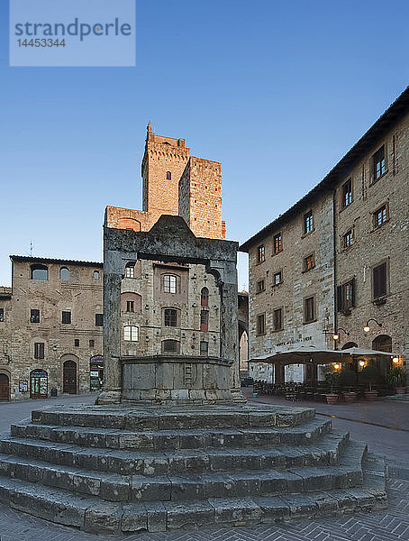 Piazza della Cisterna