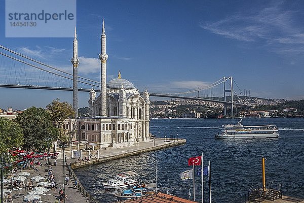 Türkei  Istambul  Bezirk Ortakoy  Große Mecidiye-Moschee