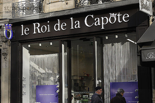 Frankreich  11. Arrondissement von Paris  ein Geschäft  das Kondome verkauft und le Roi de la Capote heißt.