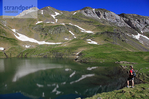 Frankreich  Occitanie (Midi Pyrenees )  Hautes Pyrenees (65)  Gavarnie Gedre  Tentes Pass  Especieres See