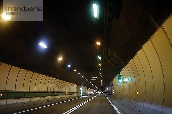 Der Mont-Blanc-Tunnel ist ein Autobahntunnel in Europa  der unter dem Mont-Blanc-Berg in den Alpen verläuft. Chamonix. Frankreich.