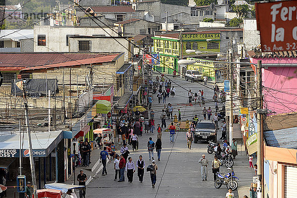 eine Straße in Coban  Guatemala  Zentralamerika.
