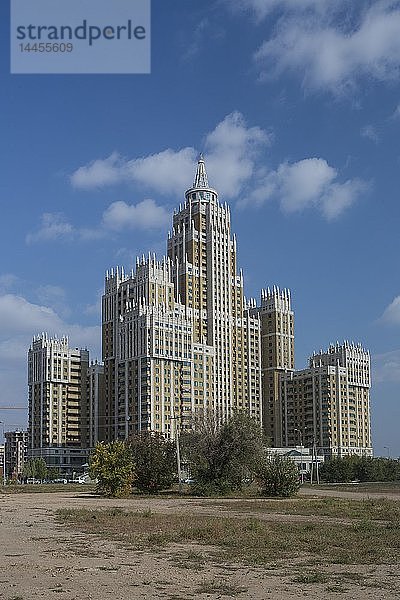 Kasachstan  Astana City  Triumph von Astana Gebäude. Aufnahmepunkt: Stadtmitte