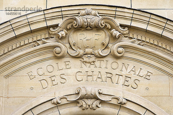 Frankreich. Paris 5. Bezirk. Die Sorbonne. Eingang der Schule der Charters. Straße der Sorbonne