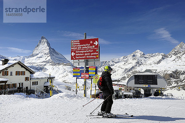 Schweiz  Kanton Waadt  Skigebiet Zermatt  Matterhorn