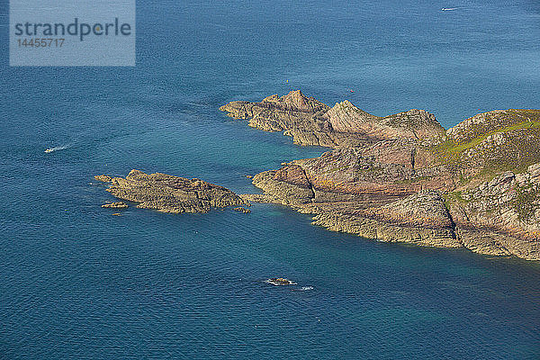 Frankreich  Bretagne  Cotes d'Armor  Erquy  Korallenlandschaft Cap Erquy (Luftaufnahme)