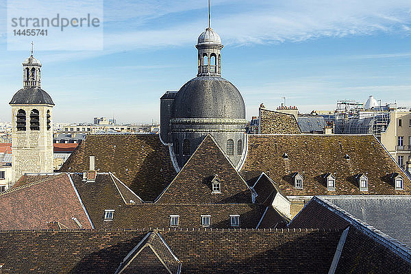 Frankreich. Paris 6. Bezirk. Der Glockenturm und die Kuppel der Kirche Saint Joseph des Carmes ( 1625 )