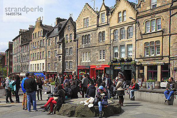 Großbritannien  Schottland  Edinburgh  Grassmarket  Straßenszene  Menschen