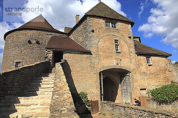 Frankreich  Bourgogne Franche Comte  Departement Saone et Loire (71)  Berze le chatel  die Burg