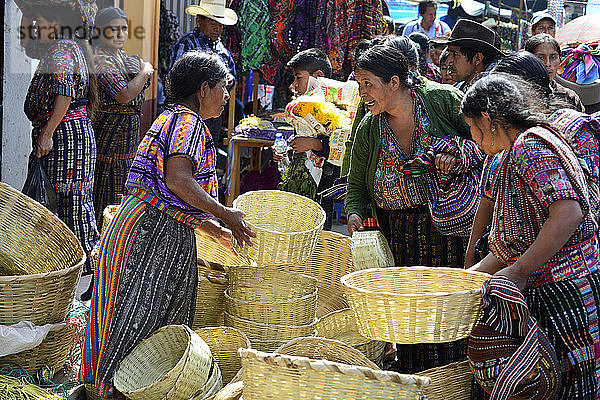 Atitlan-See  Solola-Markt  Guatemala  Mittelamerika.