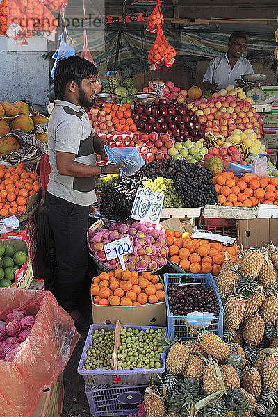 Sri Lanka; Kandy; Markt  Früchte  Menschen '