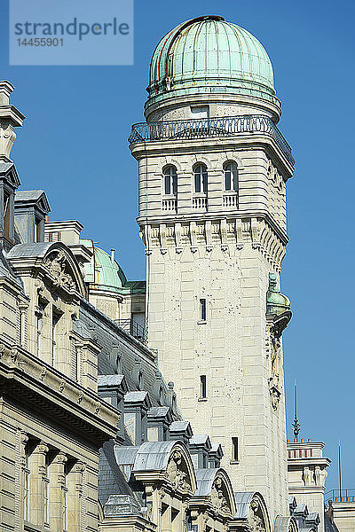 Frankreich. Paris Paris 5. Bezirk. Das Quartier Latin. Die Sorbonne. Der Turm des Observatoriums der Sorbonne  Straße Saint Jacques