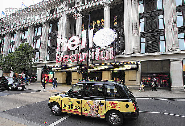 Vereinigtes Königreich  England  London  Selfridges Store  Taxis  Oxford Street