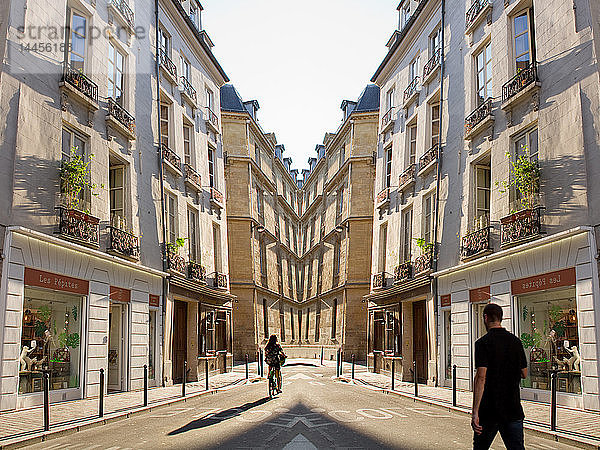 Fotomontage aus mehreren Aufnahmen in Paris (Frankreich).