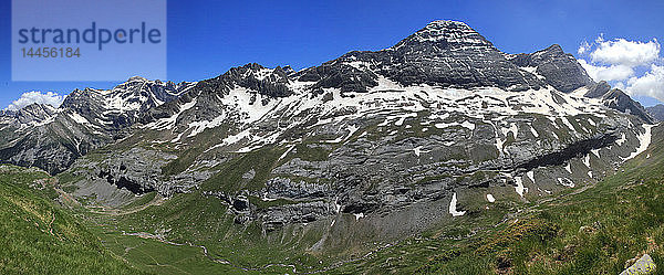 Frankreich  Occitanie (Midi Pyrenees )  Hautes Pyrenees (65)  Gavarnie Gedre  Tentes Pass  Pouey aspe Tal und Taillon pic