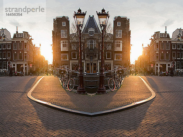 Fotomontage aus einer gespiegelten Fotografie  Amsterdam.