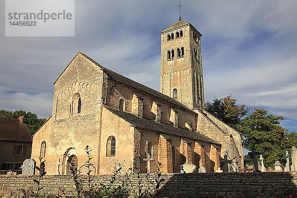 Frankreich  Bourgogne Franche Comte  Departement Saone et Loire (71)  Chapaize  die Kirche
