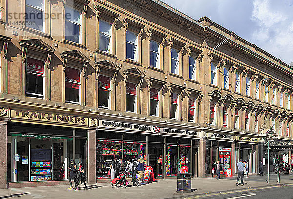 Vereinigtes Königreich  Schottland  Glasgow  Sauchiehall Street  Geschäfte  Menschen