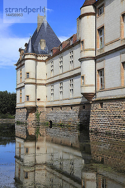 Frankreich  Bourgogne Franche Comte  Departement Saone et Loire (71)  Cormatin  das Schloss