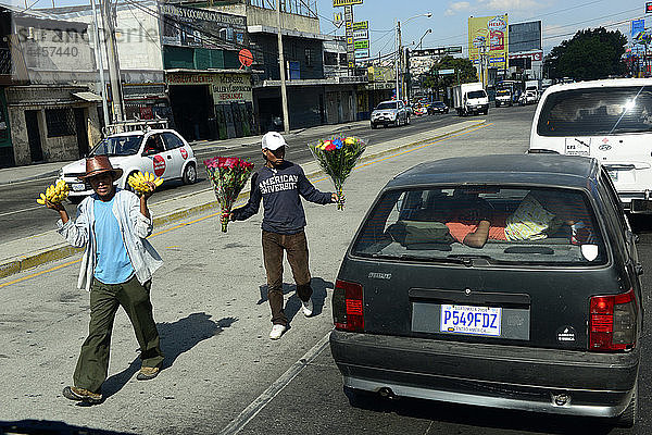 Straßenverkäufer in Guatemala-Stadt (Guatemala Ciudad)   Mittelamerika.